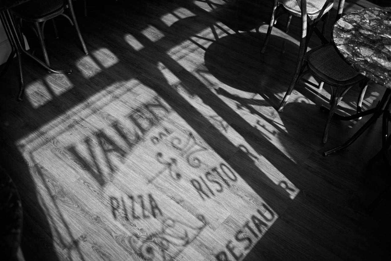 Valentino S Restaurant With Rooms Рипон Экстерьер фото