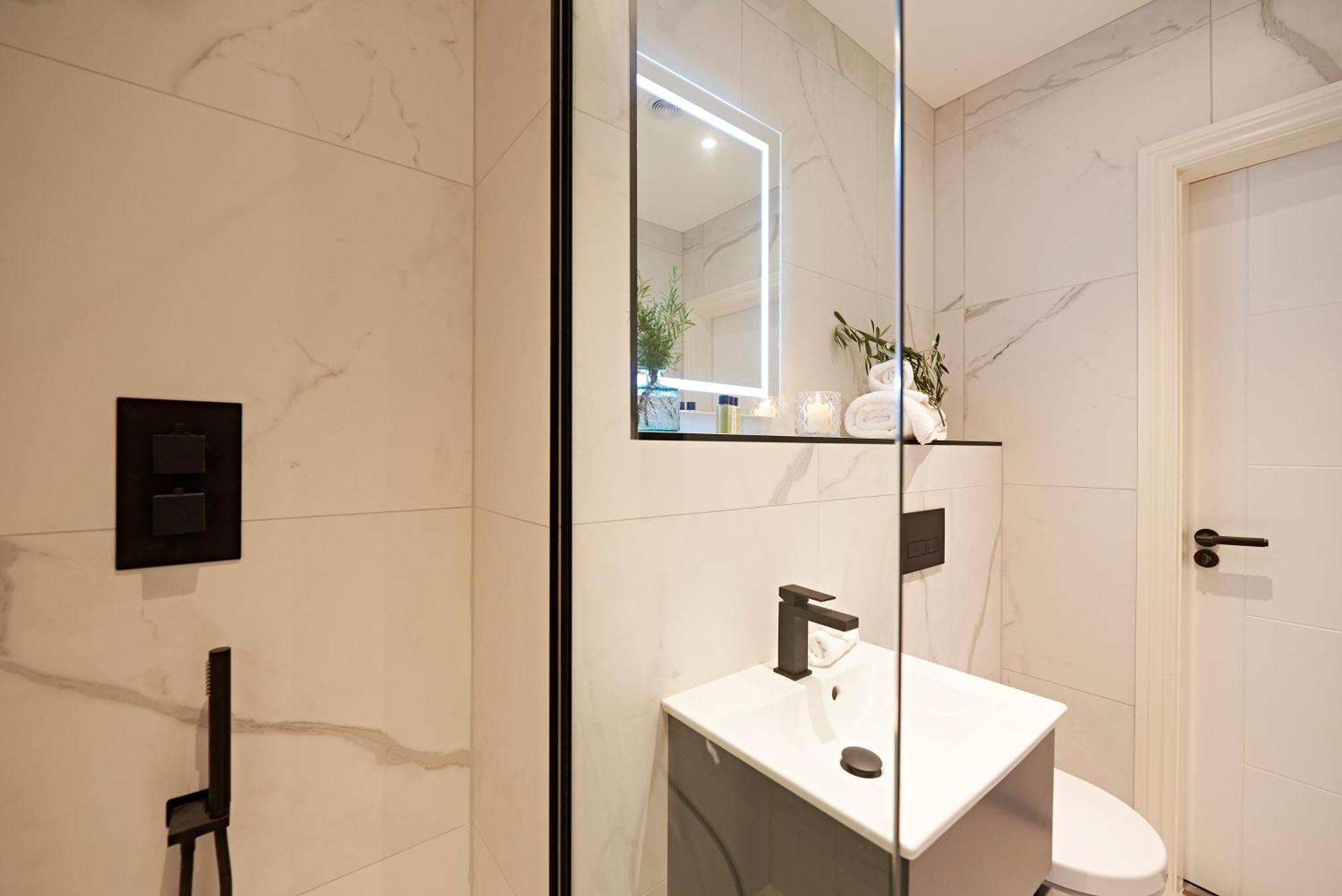 Valentino S Restaurant With Rooms Рипон Экстерьер фото